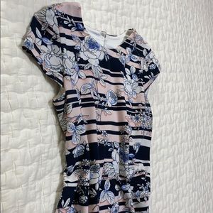 Jessica Simpson- flowery dress